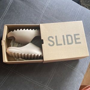 YEEZY Slides